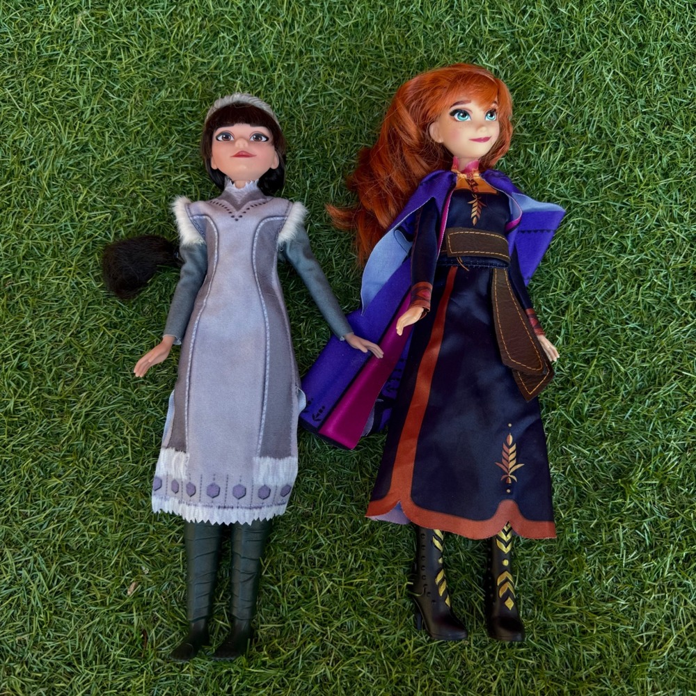 Disney Frozen 2 Elsa and Anna‎ Dolls Set Adventure Outfits